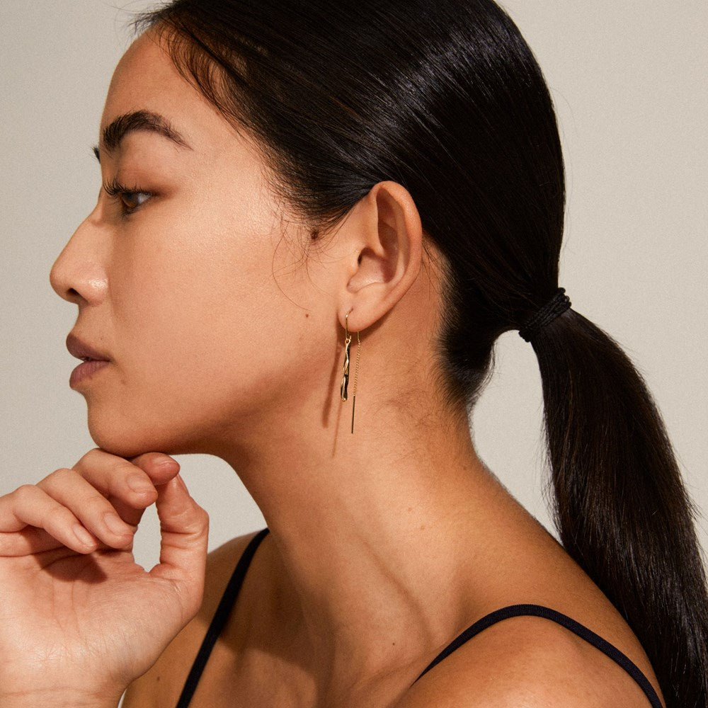 Alberte Teardrop Pendant Chain Earrings - Gold Plated